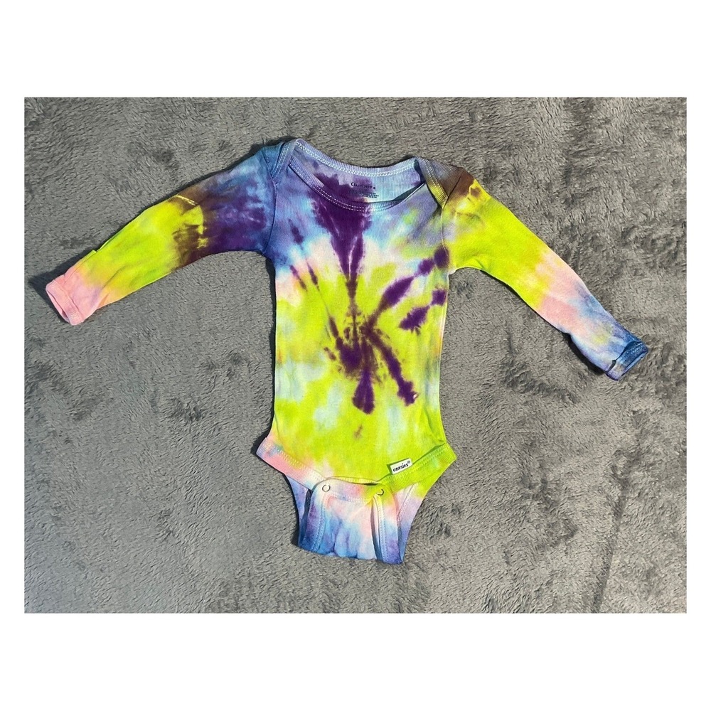 Gerber Tie-Dye Long Sleeve Onesie 0-3 Months Multicolor